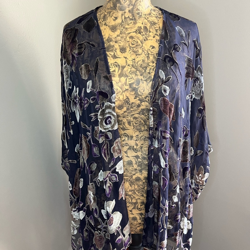 Kimono - Drapes Beautifully!